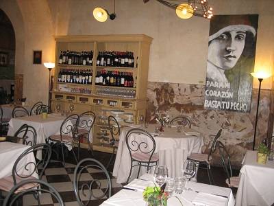 ローマの休日」の舞台マルグッタ通りにある、おすすめレストラン
